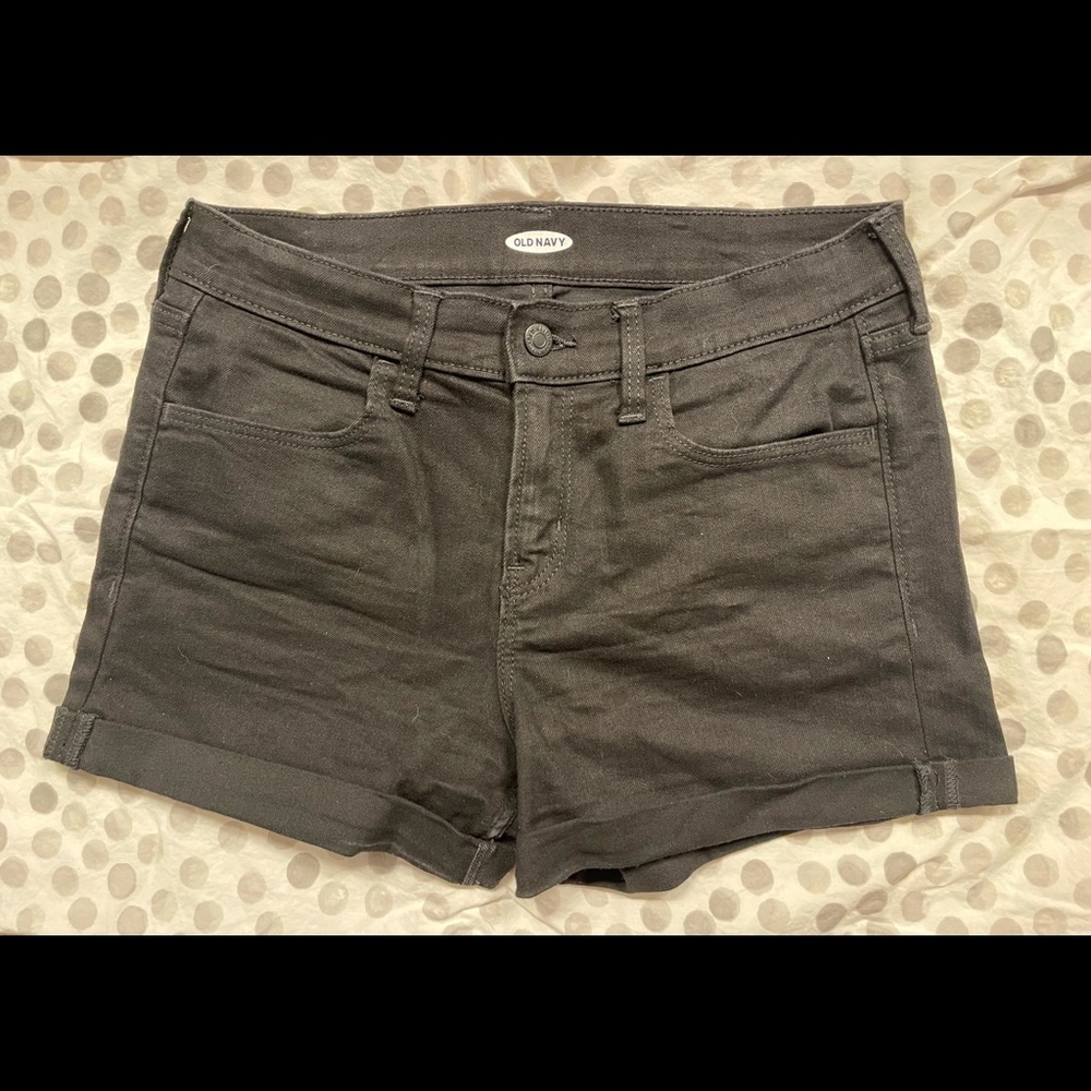 Mid-waist Old Navy Shorts - size 6